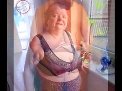 OmaGeiL Homemade Granny Seductive Pics Compilation