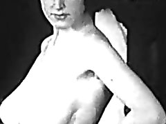 Busty MILF Shows Her Filthy Body (1950s Vintage)