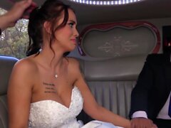 HUNT4K. Random passerby scores luxurious bride